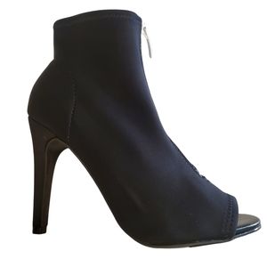 NEW Juicy Couture Paloma Black Zip Up Peep Toe Bootie Sz. 6